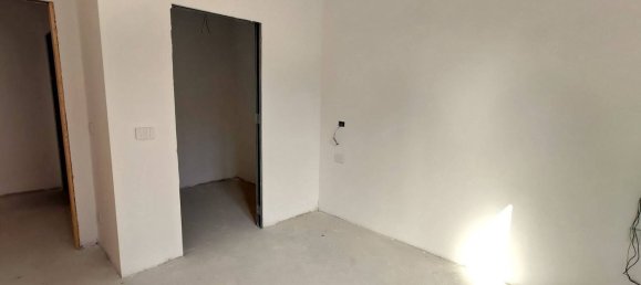 3 bedrooms Apartment in Bologna, Italy No. 63082 6