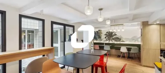 925m² Office in Paris, France No. 302399 11