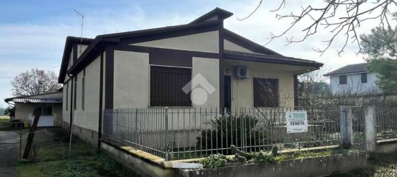 Дом с 4 комнатами в Кастрокьело, Италия № 178079 19