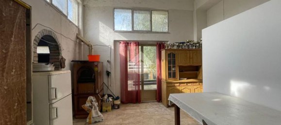 Дом с 4 комнатами в Кастрокьело, Италия № 178079 20