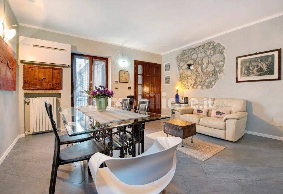 Apartamento T2 em Moniga del Garda, Italy N.º 295814