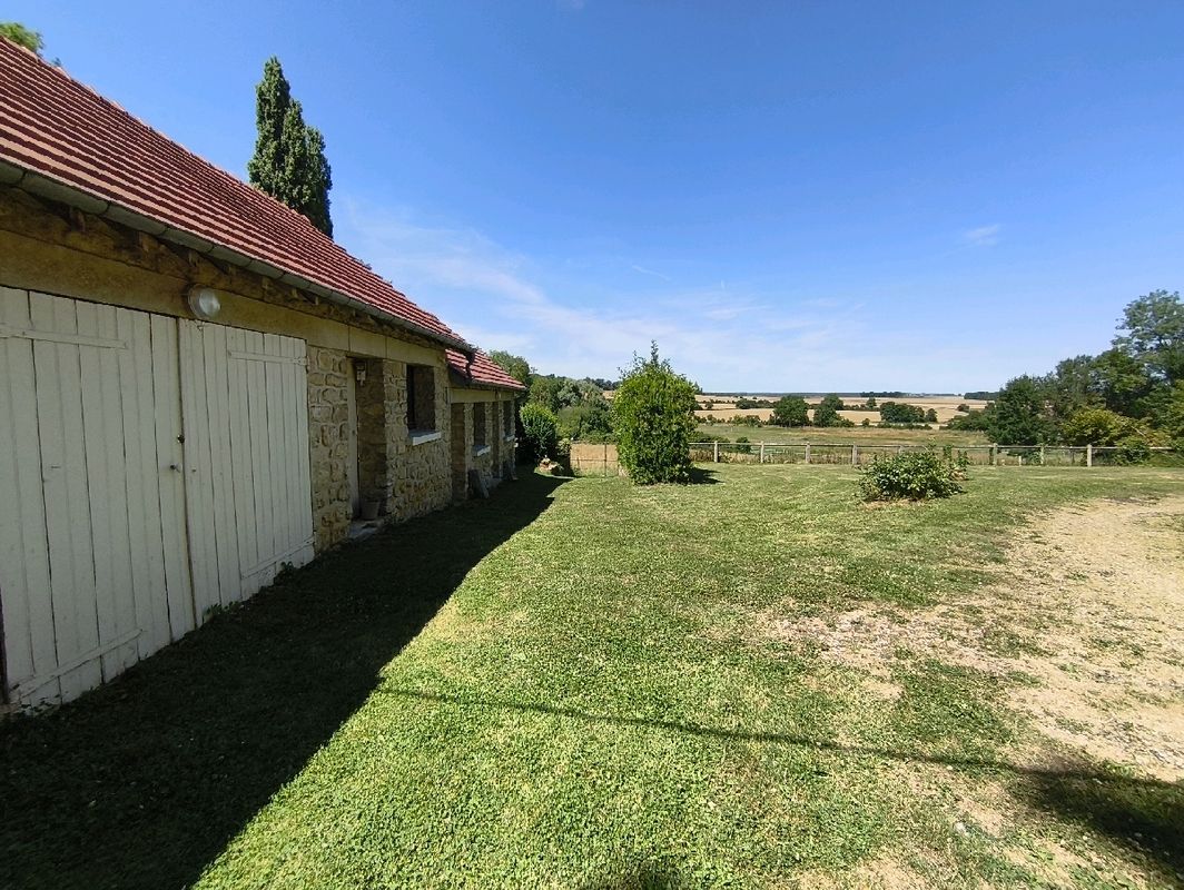 6 bedrooms House in Grisy-les-Platres, France No. 132364