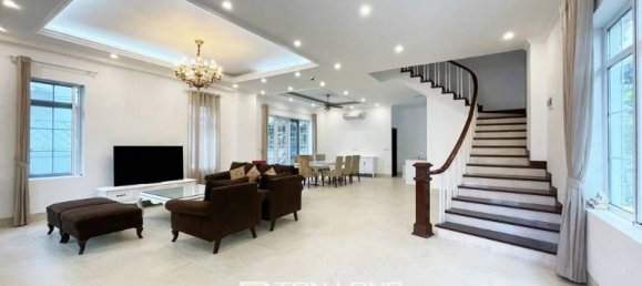 4 bedrooms House in Long Bien, Vietnam No. 685 2