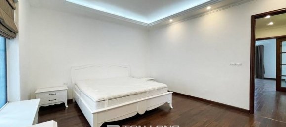 4 bedrooms House in Long Bien, Vietnam No. 685 8