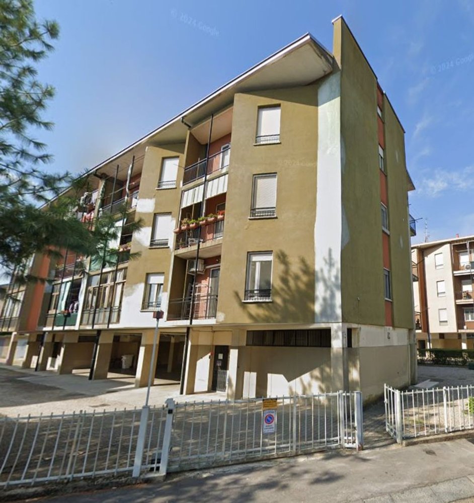 3 rooms Apartment in Vigevano, Italy No. 111308