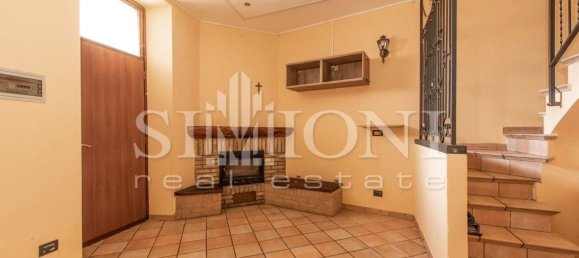 3 rooms Apartment in Varese, Italy No. 283233 9
