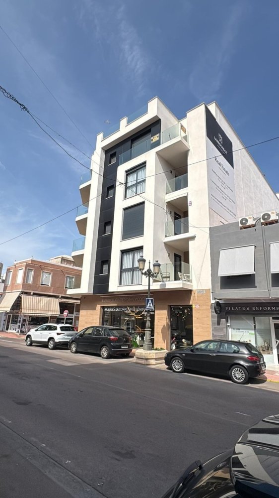 1 dormitorio ático en venta en Guardamar del Segura, Alicante, Comunidad Valenciana, Spain № 369109