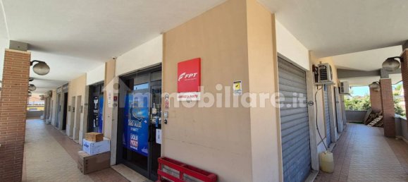 Propiedad comercial de 3 habitaciónes en Fiumicino, Italy No. 258573 9