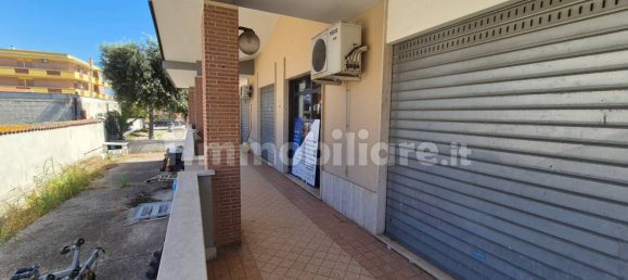 Propiedad comercial de 3 habitaciónes en Fiumicino, Italy No. 258573 12