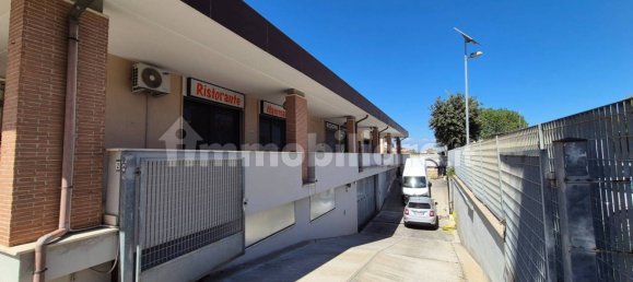 Propiedad comercial de 3 habitaciónes en Fiumicino, Italy No. 258573 4