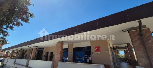 Propiedad comercial de 3 habitaciónes en Fiumicino, Italy No. 258573 8