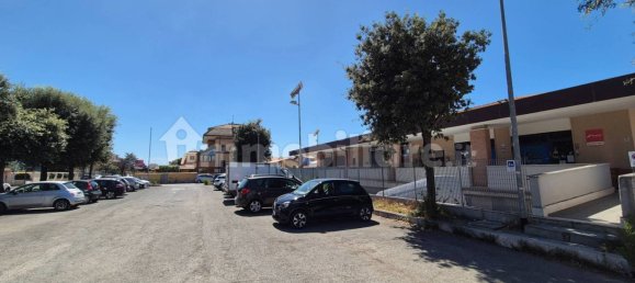 Propiedad comercial de 3 habitaciónes en Fiumicino, Italy No. 258573 23