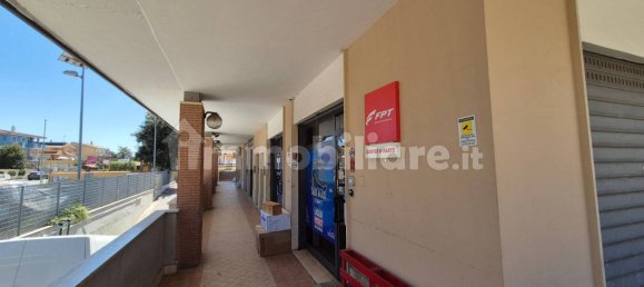 Propiedad comercial de 3 habitaciónes en Fiumicino, Italy No. 258573 10