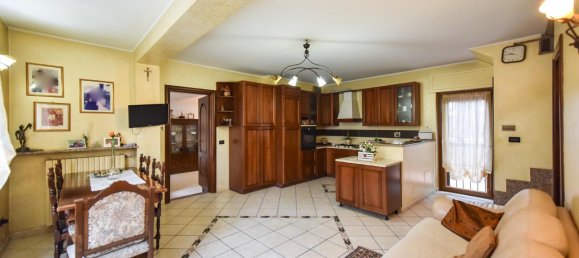 6 rooms Villa in Moncalieri, Italy No. 102564 2