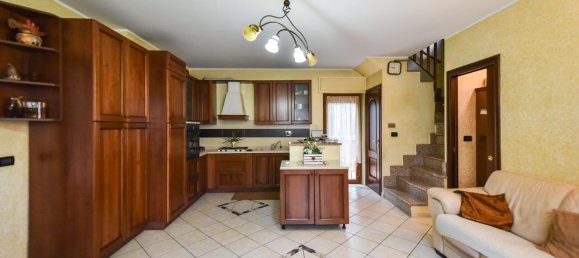 6 rooms Villa in Moncalieri, Italy No. 102564 3