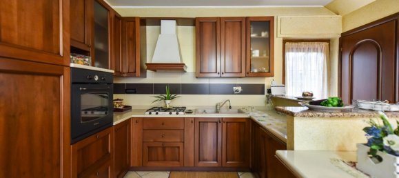 6 rooms Villa in Moncalieri, Italy No. 102564 4