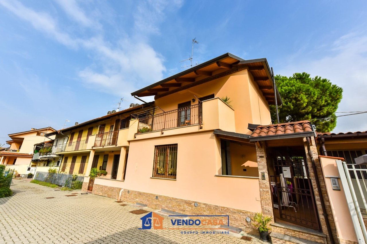 6 rooms Villa in Moncalieri, Italy No. 102564
