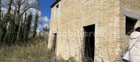 2 bedrooms House in Offida, Italy No. 81921 4