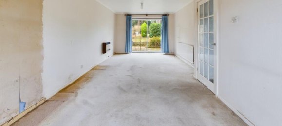 3 bedrooms House in Bordon, United Kingdom No. 13801 2