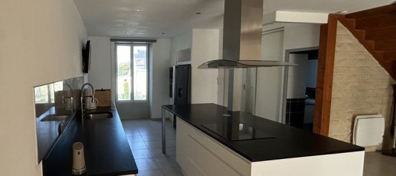 Casa de 4 dormitorios en Pont-l'Abbe, France No. 204855 3