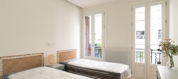 Apartamento de 3 dormitorios en Madrid, Spain No. 191649 13