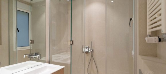 Apartamento de 3 dormitorios en Madrid, Spain No. 191649 8