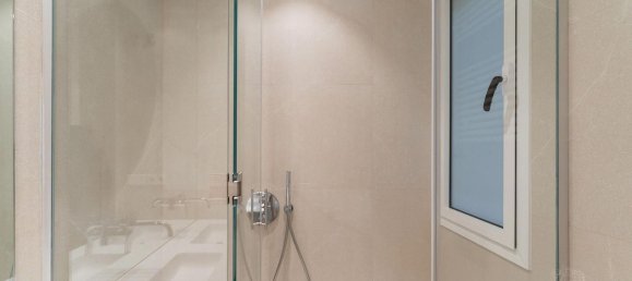 Apartamento de 3 dormitorios en Madrid, Spain No. 191649 9