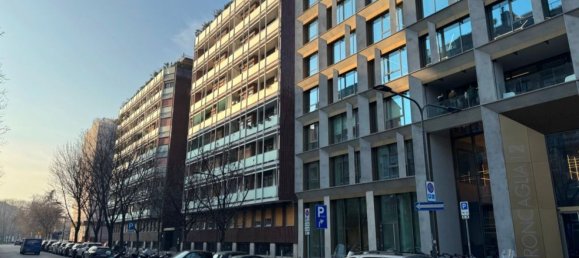 2 bedrooms Apartment in Milan, Italy No. 360740 13