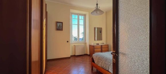 5 rooms Apartment in Como, Italy No. 33579 36