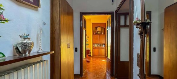 5 rooms Apartment in Como, Italy No. 33579 11