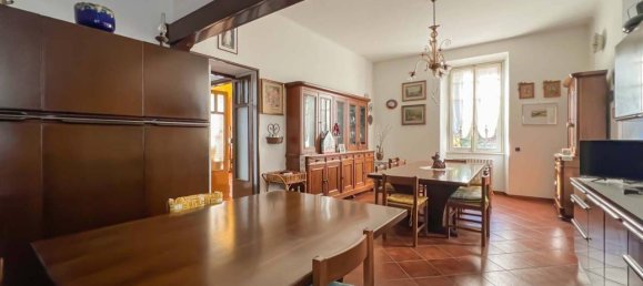 5 rooms Apartment in Como, Italy No. 33579 16