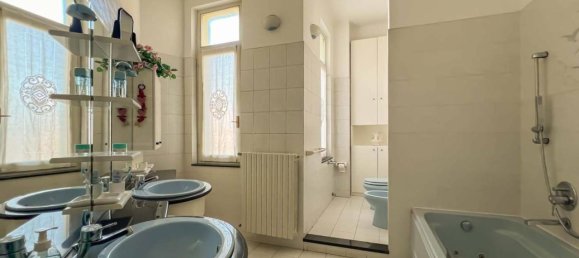 5 rooms Apartment in Como, Italy No. 33579 49