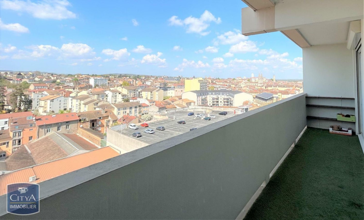 2 bedrooms Apartment in Macon, France No. 201744