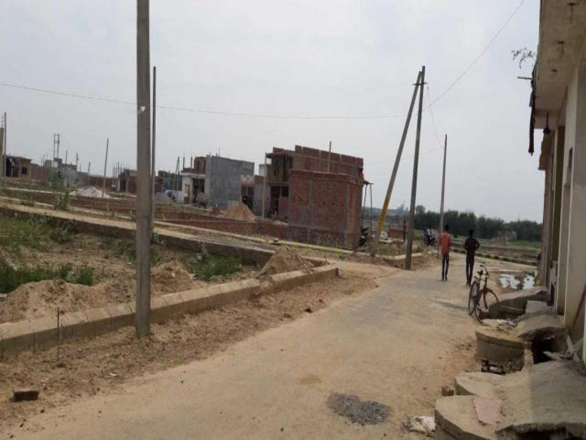  Land in Lucknow, India No. 30094