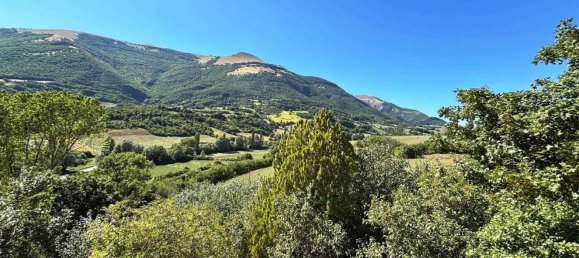 4 rooms House in Fiuminata, Italy No. 307584 8