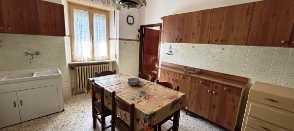 4 rooms House in Fiuminata, Italy No. 307584 17