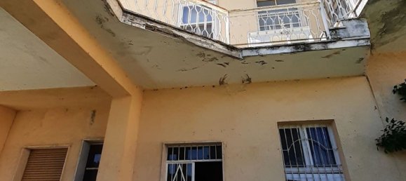 290m² Building in Fontechiari, Italy No. 85614 13