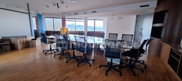 5-Zimmer Büro in Genoa, Italy, Nr. 105761 3