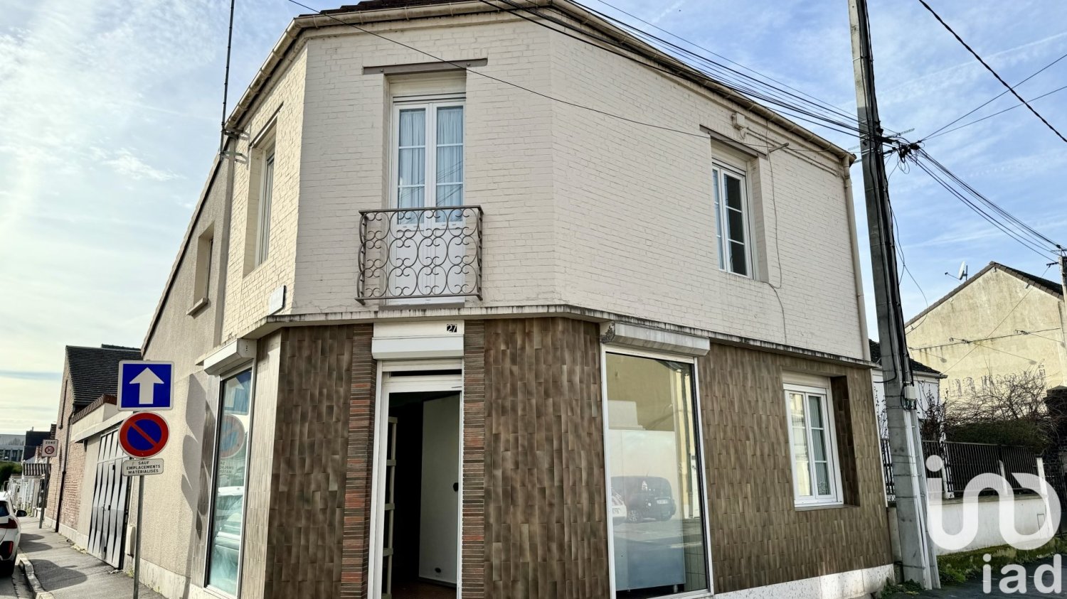 4 bedrooms Building in Creil, France No. 83064