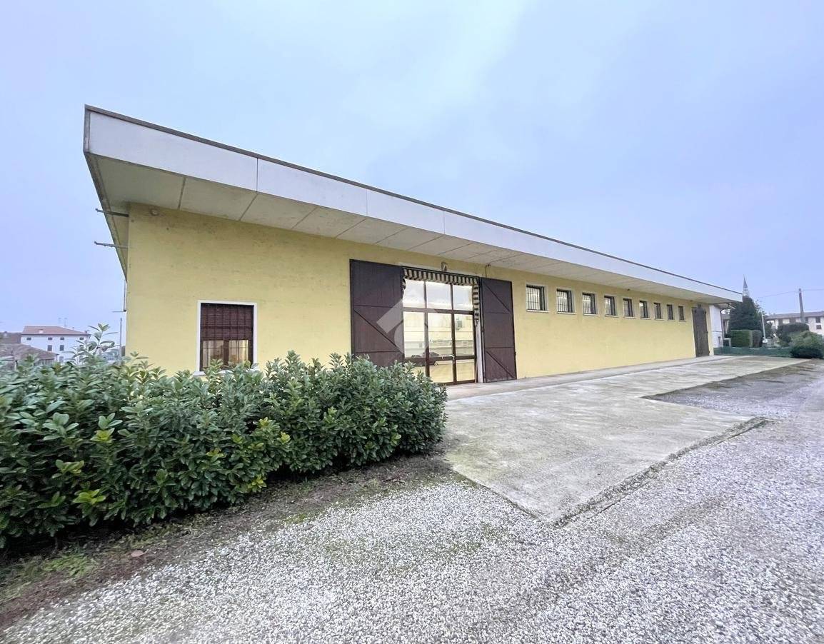 500m² Warehouse in Goito, Italy No. 309572