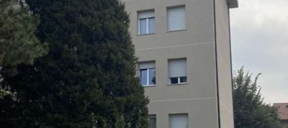 3 rooms Apartment in Verano Brianza, Italy No. 2721 5