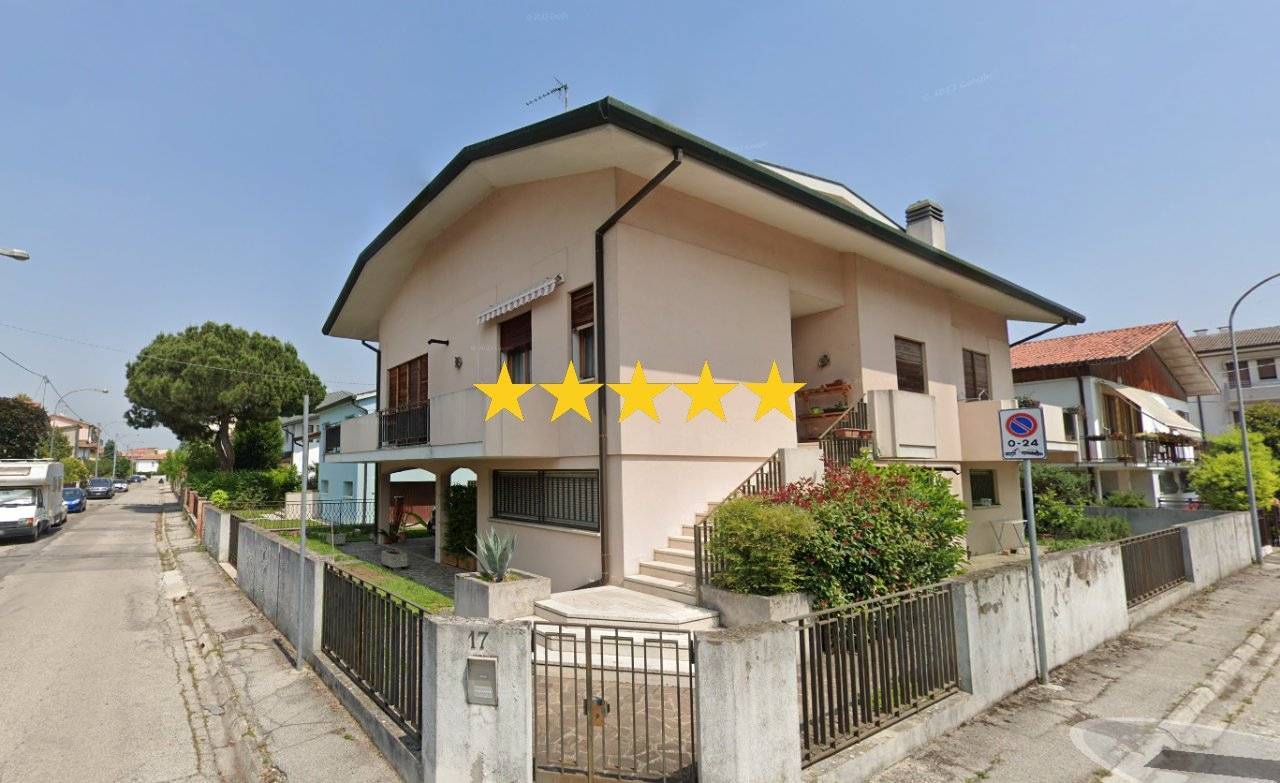 Apartamento de 6 dormitorios en Rovigo, Italy No. 52429