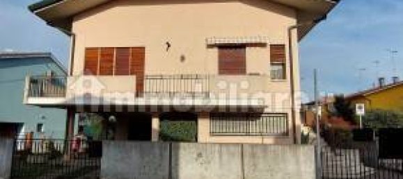 Apartamento de 6 dormitorios en Rovigo, Italy No. 52429 3
