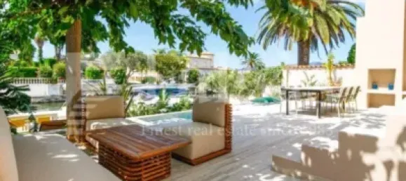 4 bedrooms Villa in Castello d'Empuries, Spain No. 187325 4