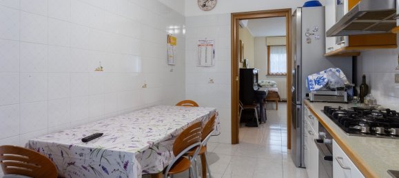 Apartamento de 3 divisões em Bollate, Italy N.º 238863 6