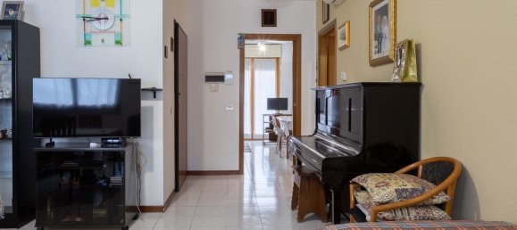 Apartamento de 3 divisões em Bollate, Italy N.º 238863 5
