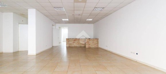 4-salle Propriété commerciale à Manerbio, Italy No. 109593 2
