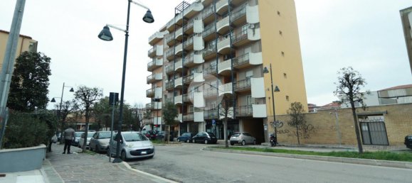 Apartamento de 4 habitaciónes en Pescara, Italy No. 7330 17