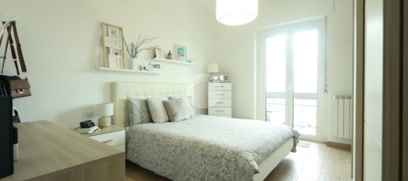 Apartamento de 4 habitaciónes en Pescara, Italy No. 7330 3