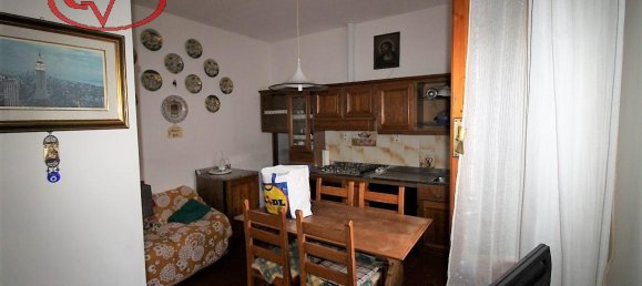 8-salle Villa à Montevarchi, Italy No. 235590 7